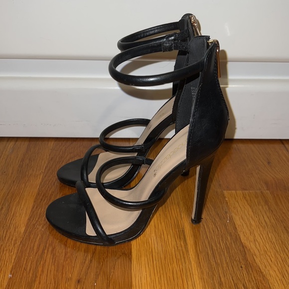 Sylvana Black Heels - Picture 3 of 7